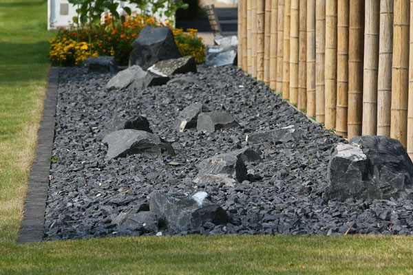 5-Steingarten_Basalt-4 Steingarten mit Basaltbeet