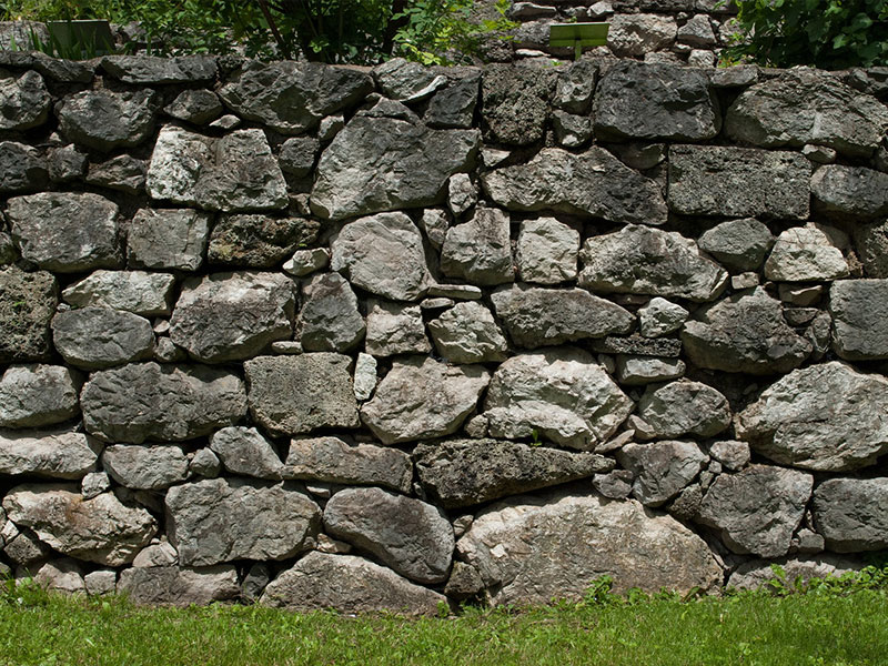 112-sichtschutz-mauer Eine Steinmauer für den Sichtschutz