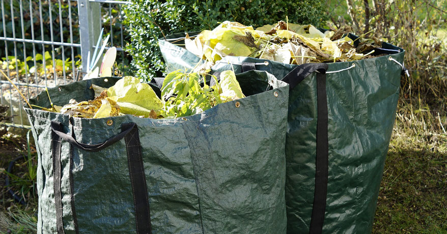12-bigbag-gartenabfall-2 Zwei BigBags gefüllt mit Gartenabfall