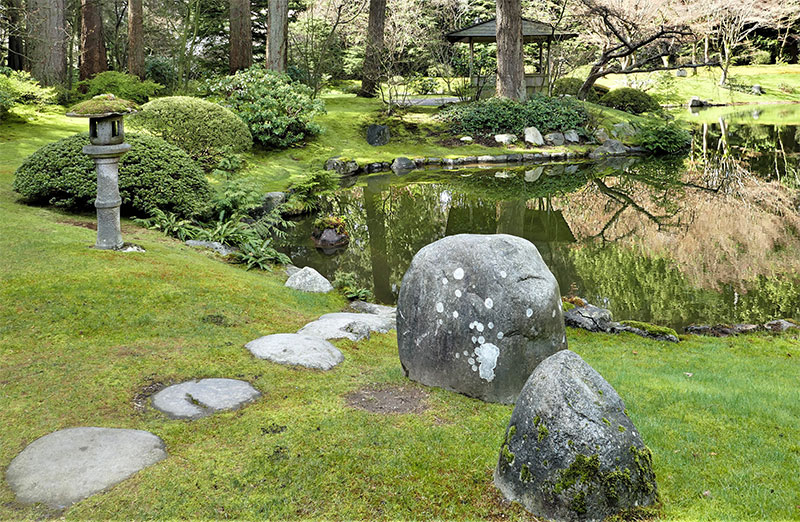 Runde Trittsteine in Japangarten