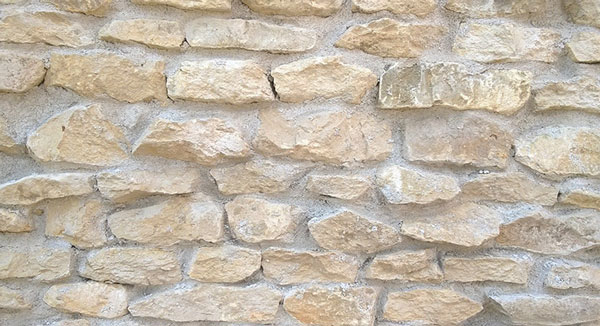 35-kalk-mauersteine-2 Eine Mauer aus Kalksteinen