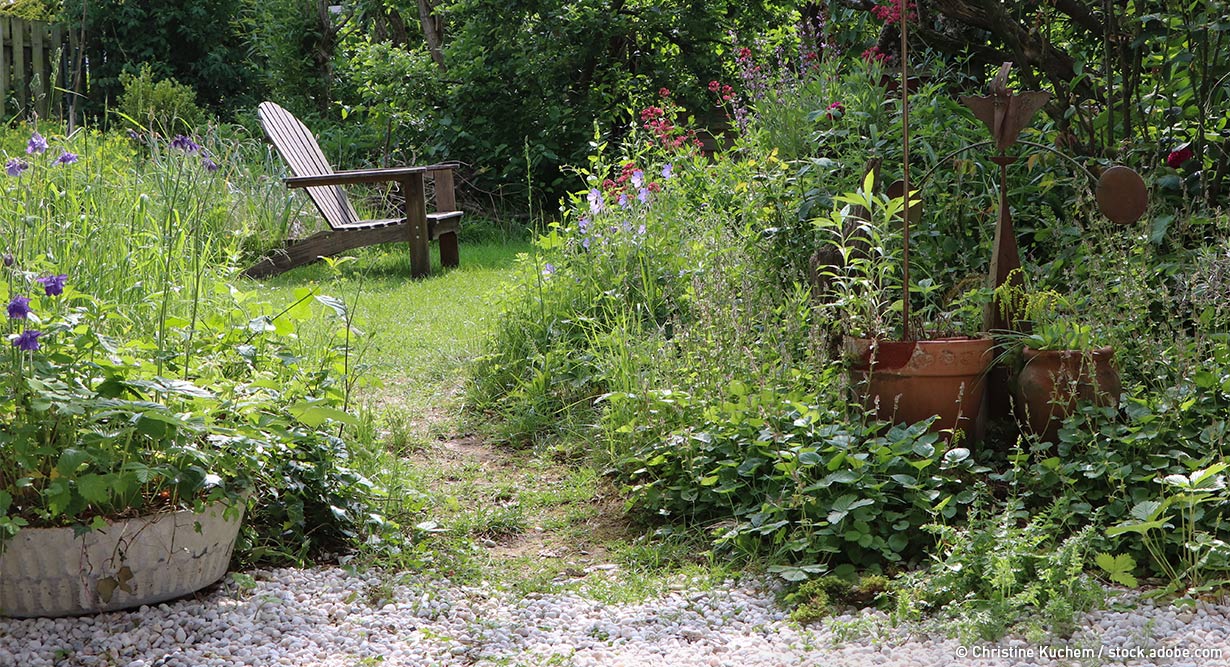 header-gartenstil-naturgarten-1230x667 Gartenstuhl in einem Naturgarten
